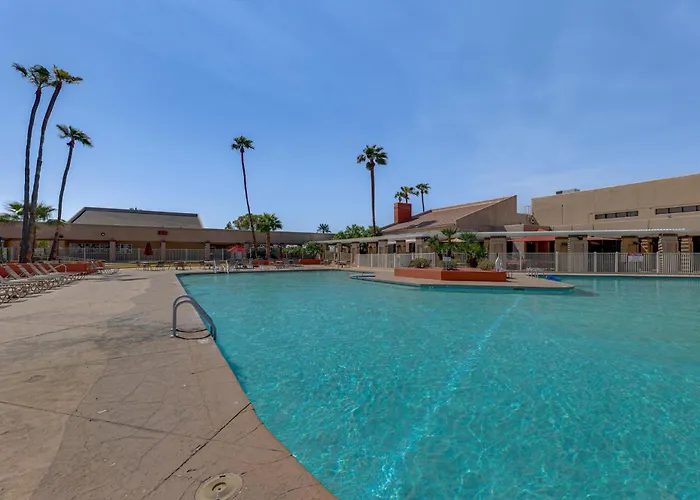 Dom wakacyjny Private Putting & Patio: Home! *