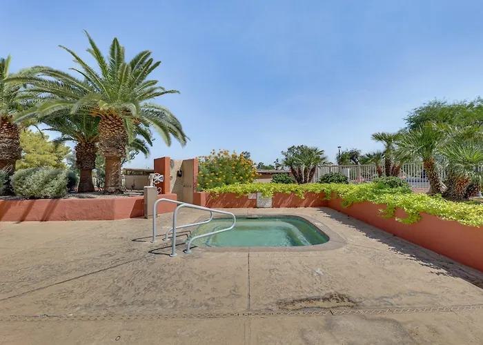 Private Putting & Patio: Home! Sun Lakes