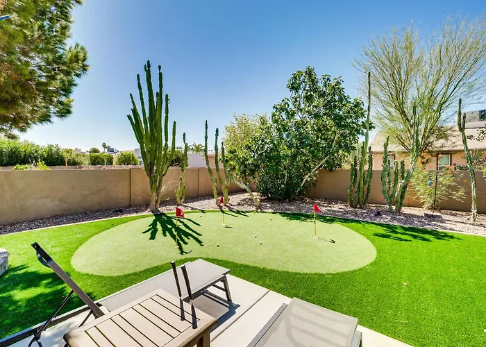 Private Putting & Patio: Home! Sun Lakes